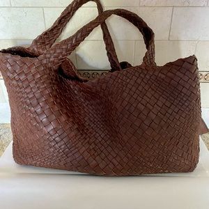 Preowned perfect condition Falor hand woven brown leather tote bag XL 7349.